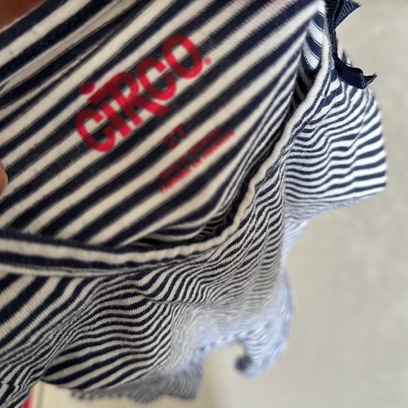 2T shirts - Picture 7 of 7